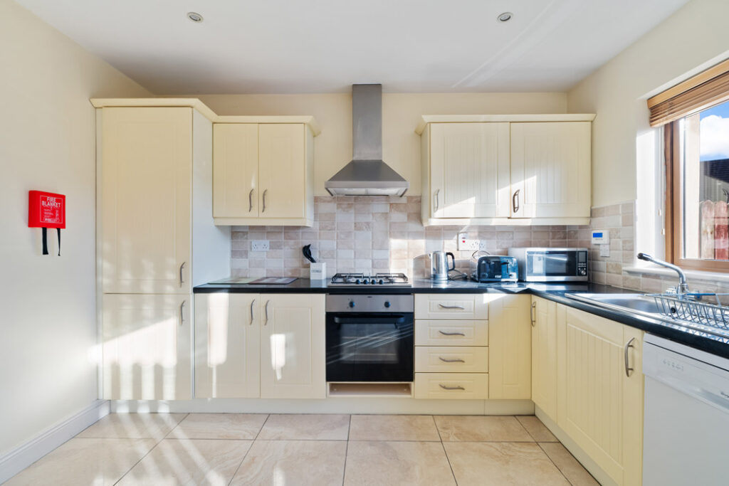 01.15 4 The Close Maryborough Ridge Douglas Cork ERA H Pix WEB 07