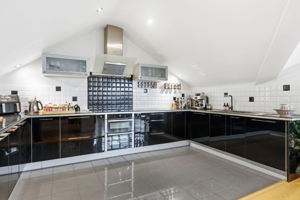 11 web or mls I29A5750