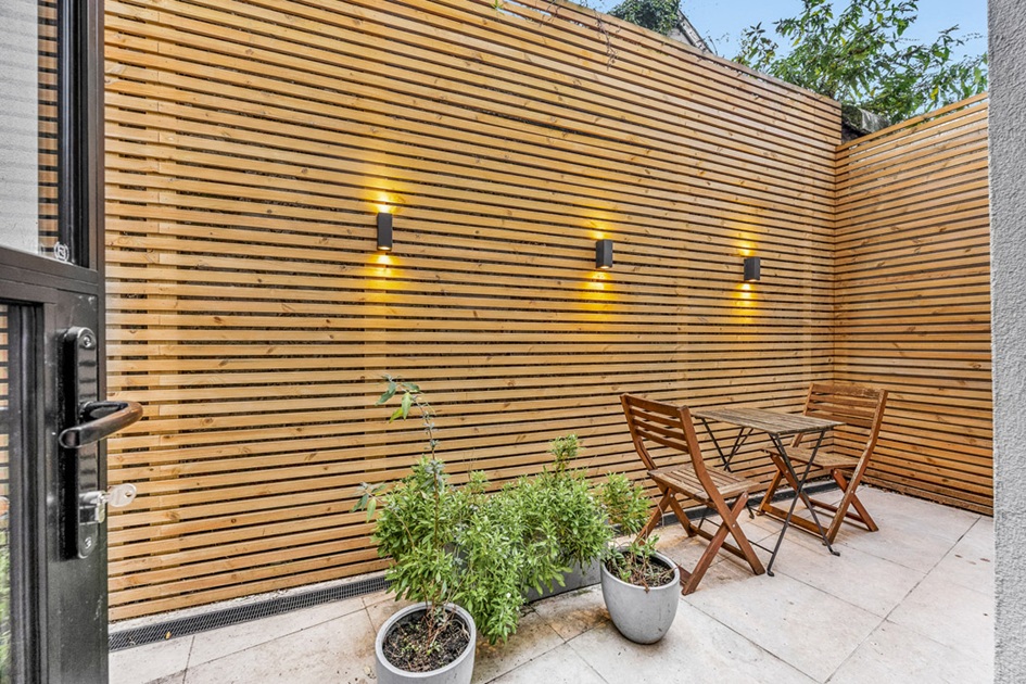 26 Erne Street patio