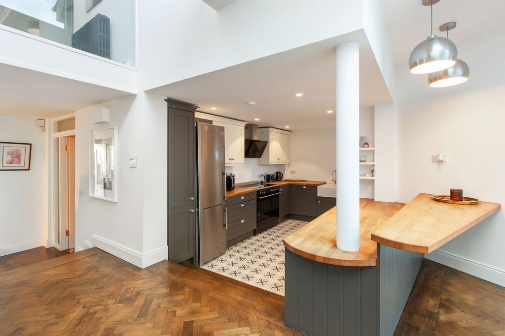 85704 R 1 IMG 0340 1K JPEG