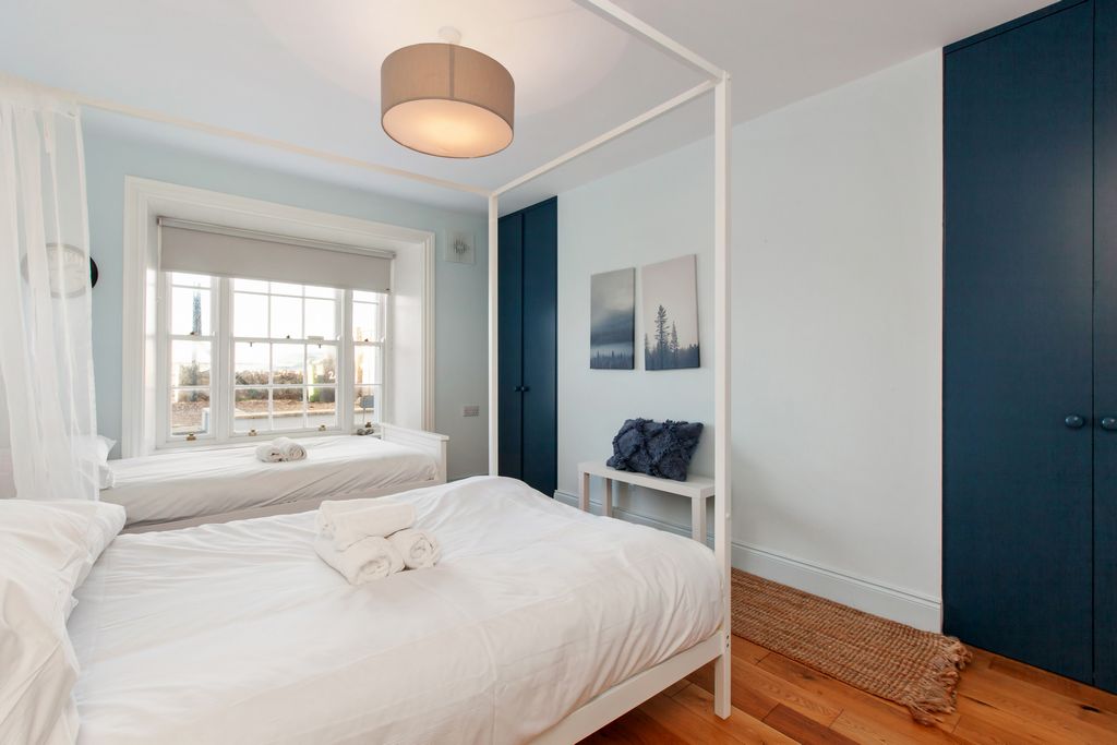 85704 R 1 IMG 0344 1K JPEG