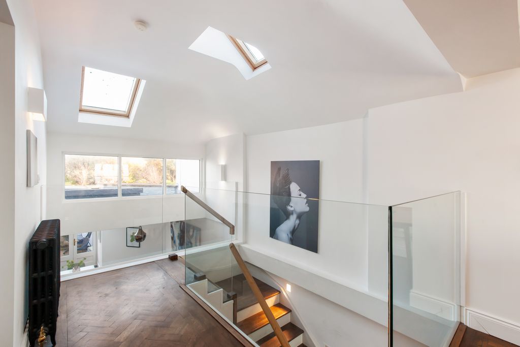 85704 R 1 IMG 0367 1K JPEG