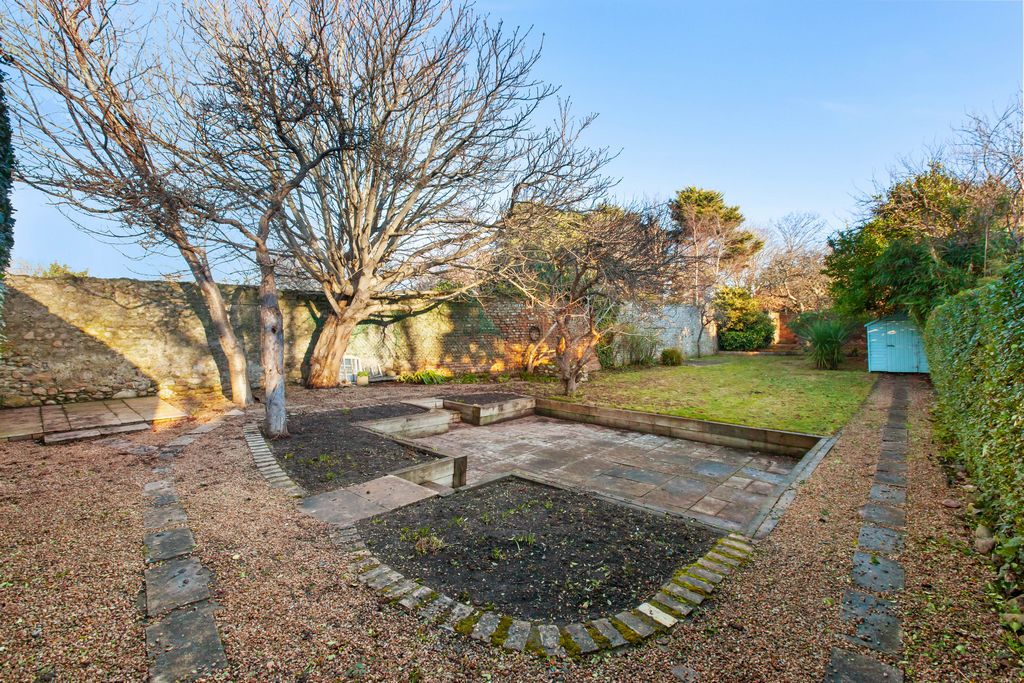 85704 R 1 IMG 0373 1K JPEG