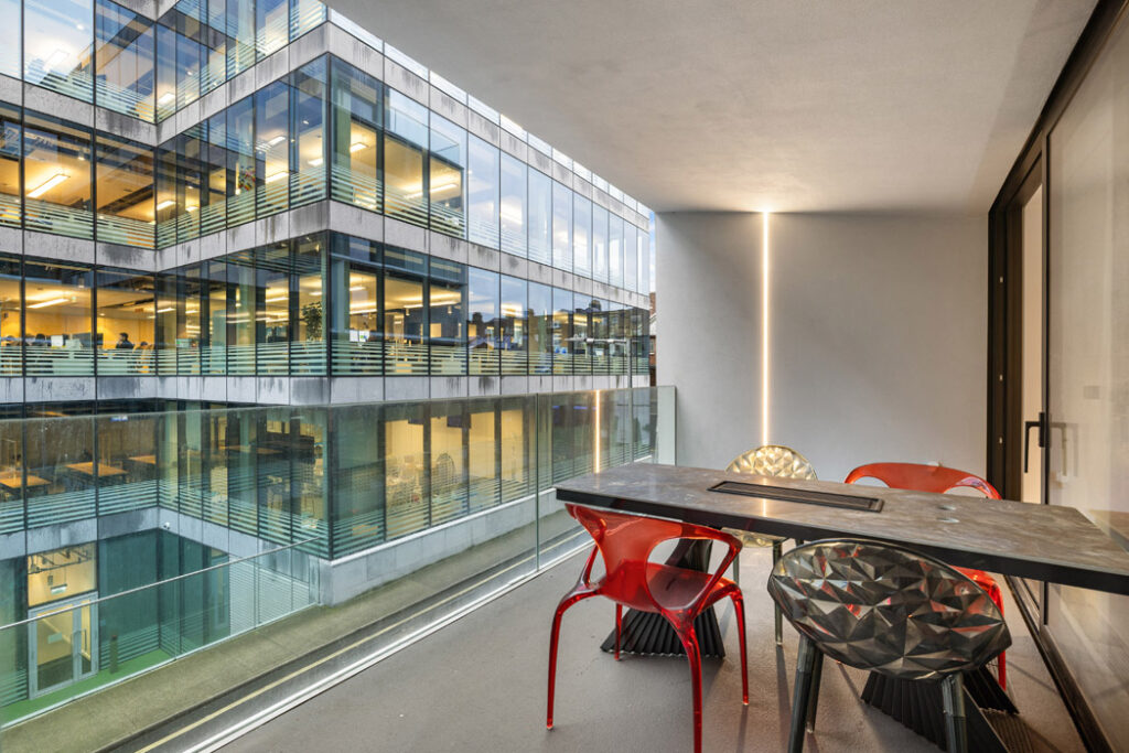 85940 R 1 0 apt 11 55 lad lane 11 andrew nolans confl