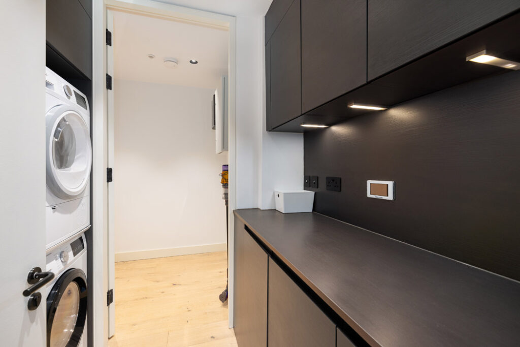 85940 R 1 0 apt 11 55 lad lane 16