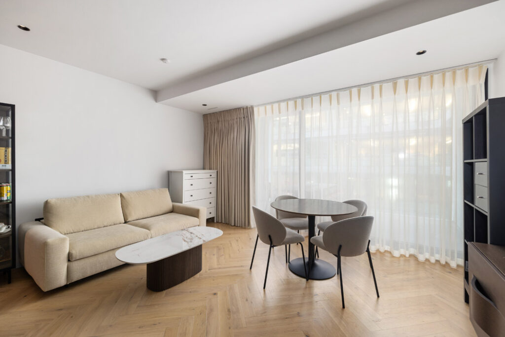 85940 R 1 0 apt 11 55 lad lane 4