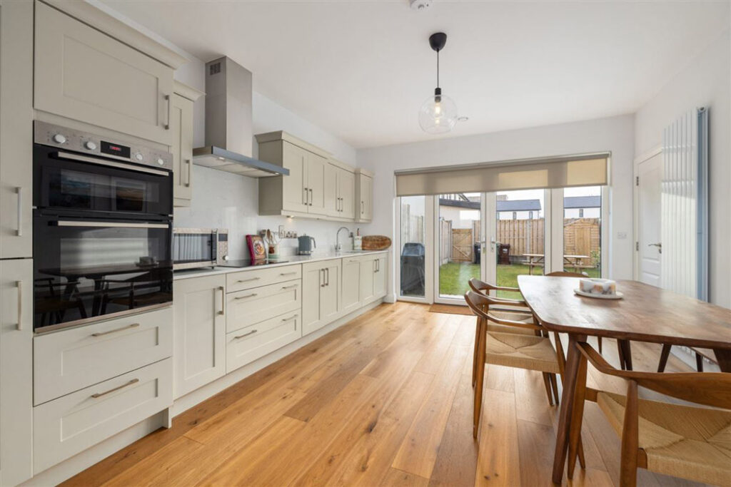 eec0fc42 e5d4 4e36 9489 e1a56f20f941 x