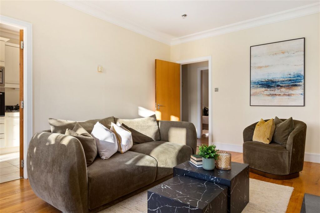 1b284522 034b 48e1 9022 23d3fae3a131 x