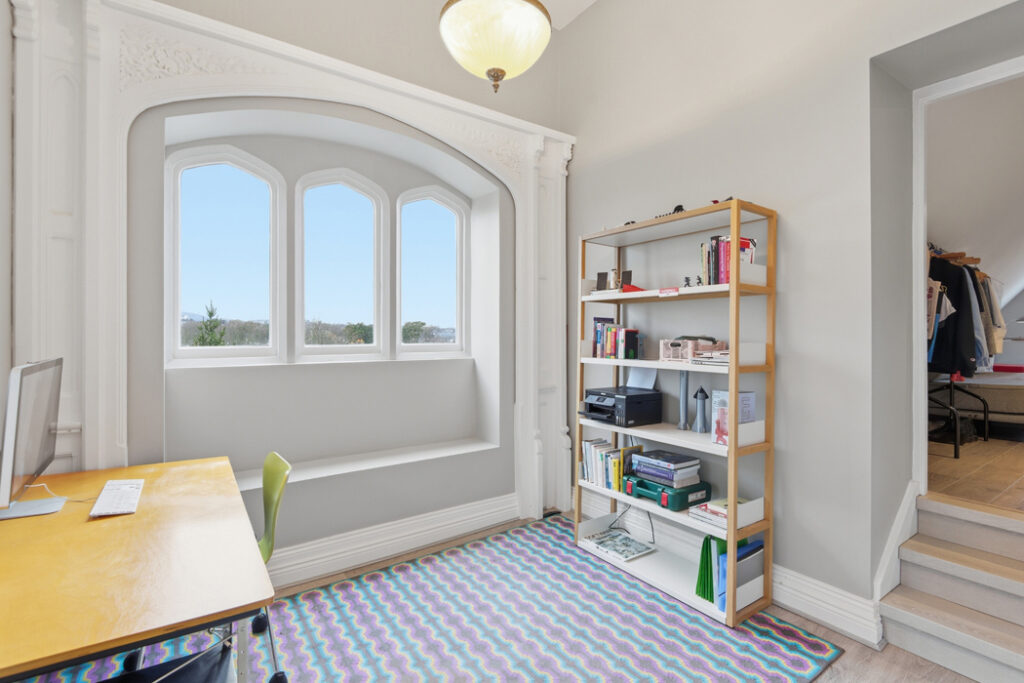 99 Rockford Manor 26