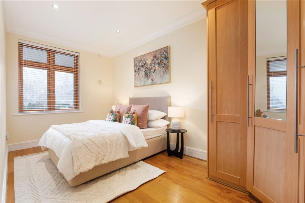 dda5d581 8092 40c9 8032 d96724e41bf2 x