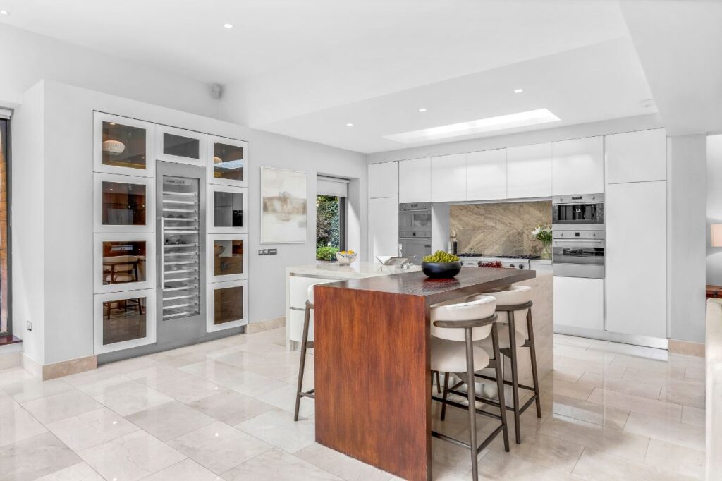 kitchen with breakfast bar