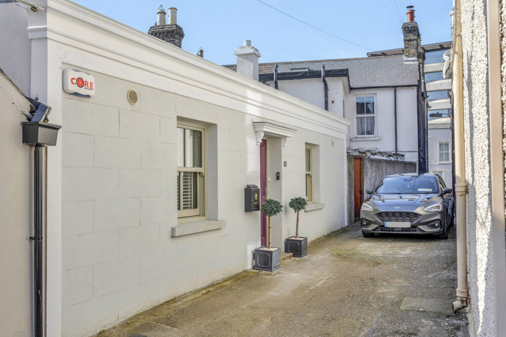 14 Albert Court External 2