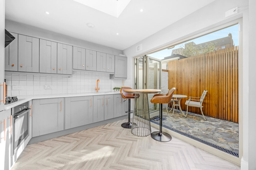 14 Albert Court kitchen