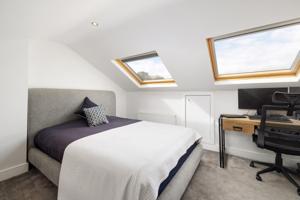 81389 R 1 27 THE HEADLANDS 46