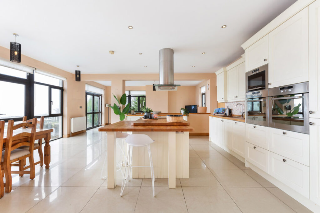 86320 R 1 The Birches040