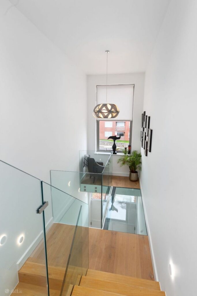 nook with glass floor