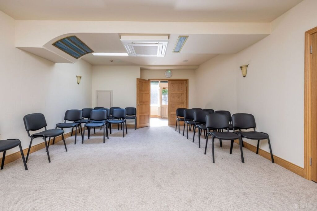 other view of reposal room