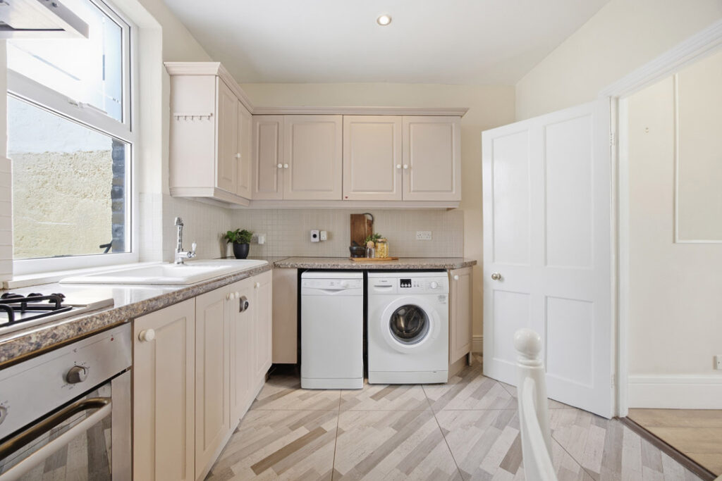 5 McDowell Avenue 10