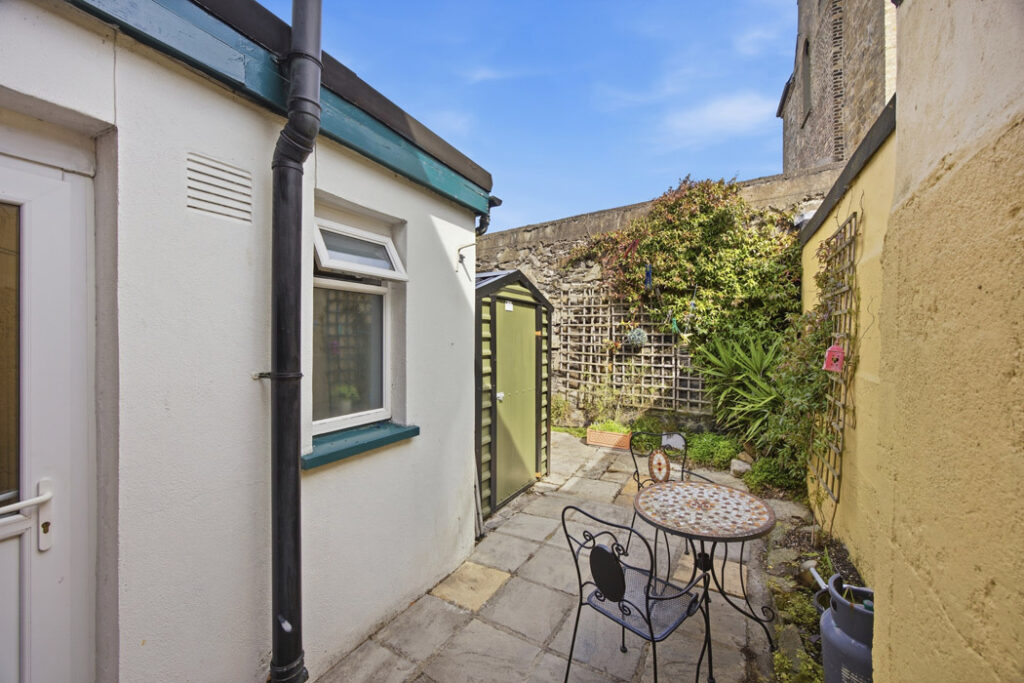 5 McDowell Avenue 12