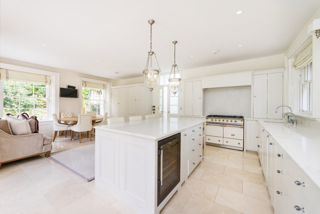 81664 R 1 6L7A5215 1