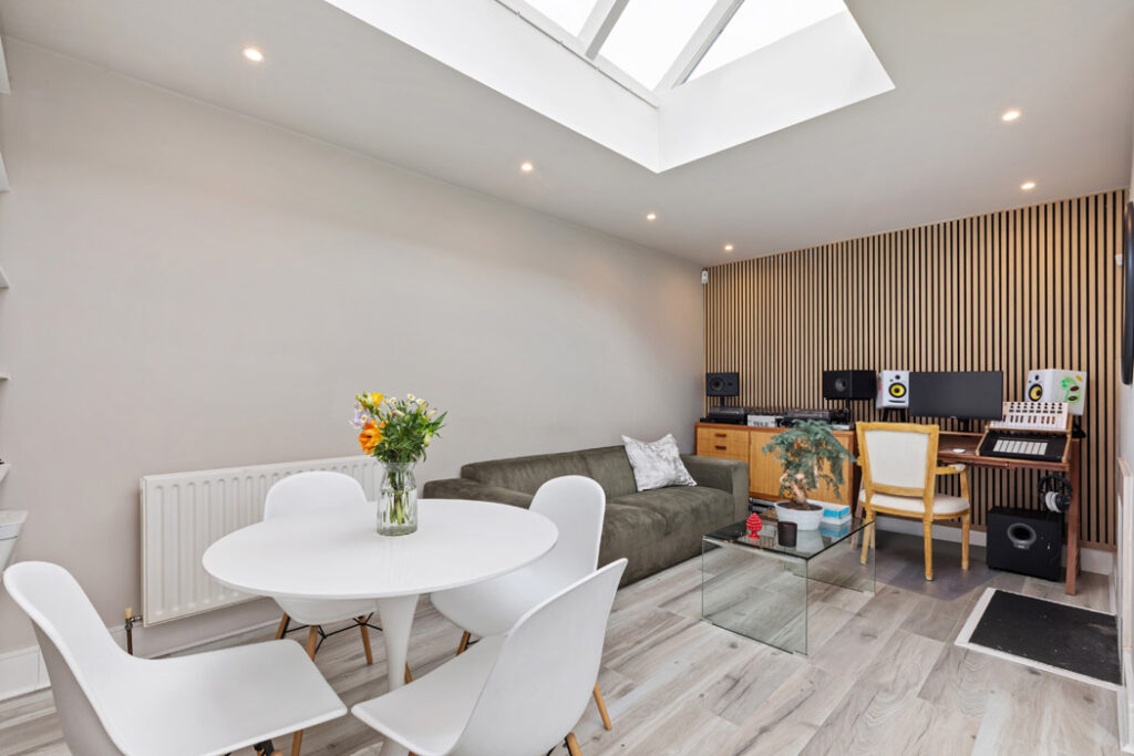 88007 R 1 5 Portobello Road 7486