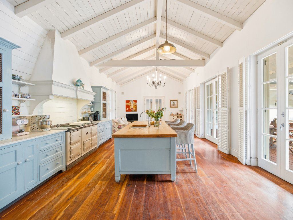 kitchen back to hall