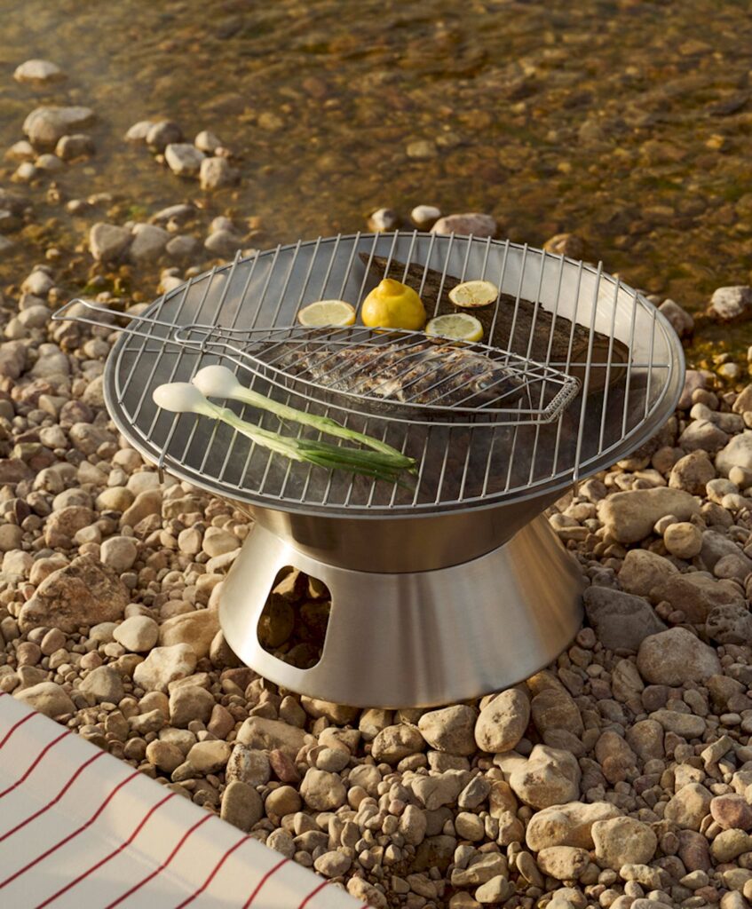 outdoor market firepit 910x1100 brandmodel