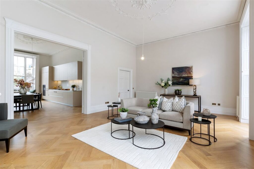 through from drawing room to kitchen