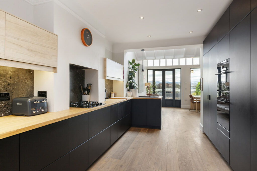 A secret address seeking €825k by a 1990s starchitect is on the sunny side of a D7 street 5 34MontpelierHill 21 img 0192