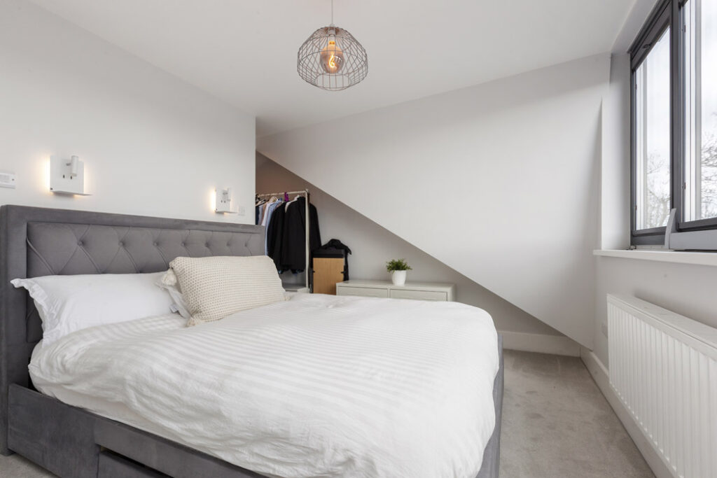 A secret address seeking €825k by a 1990s starchitect is on the sunny side of a D7 street 10 34MontpelierHill 6 img 0228