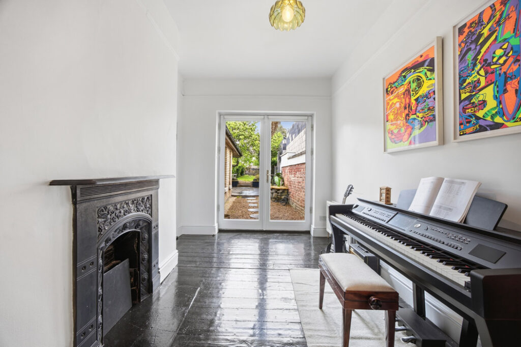 Three-bed Portobello residence with 20m back garden 5 7N9A6498