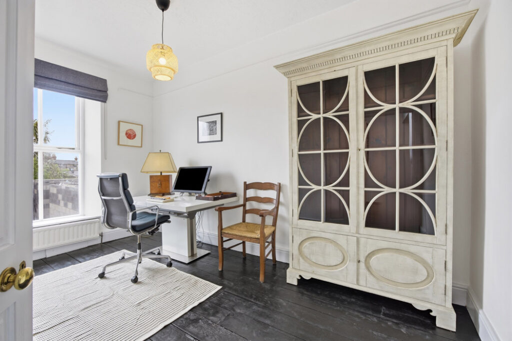 Three-bed Portobello residence with 20m back garden 10 7N9A6519