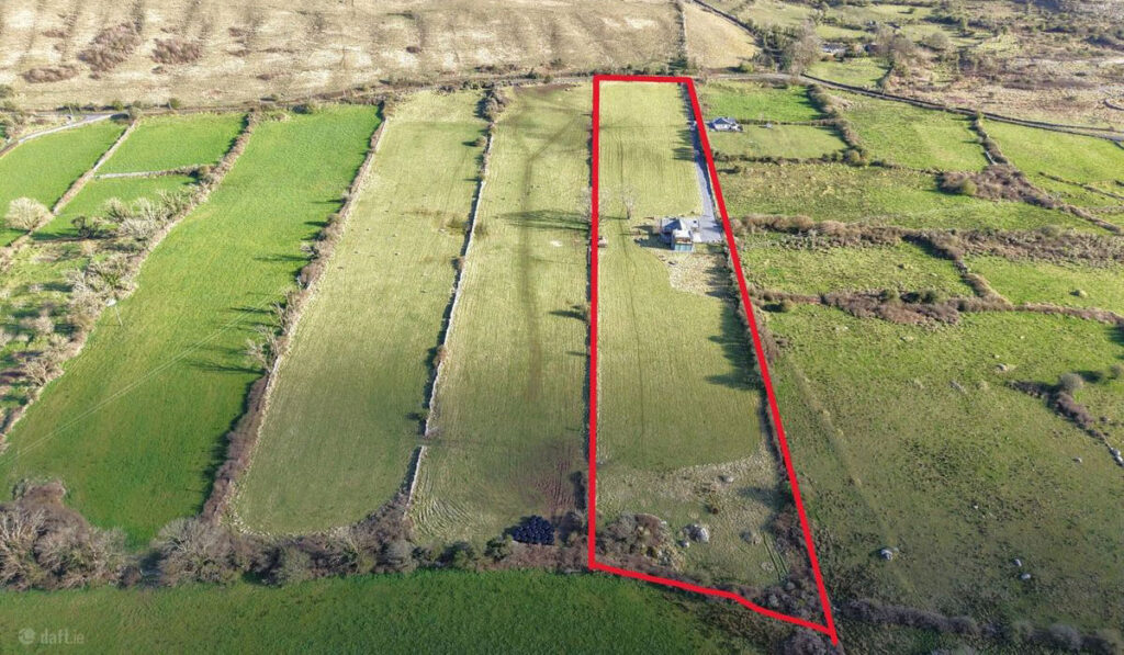 18th-century cottage up front with a modern 2-storey extension out back 3 Burren Area