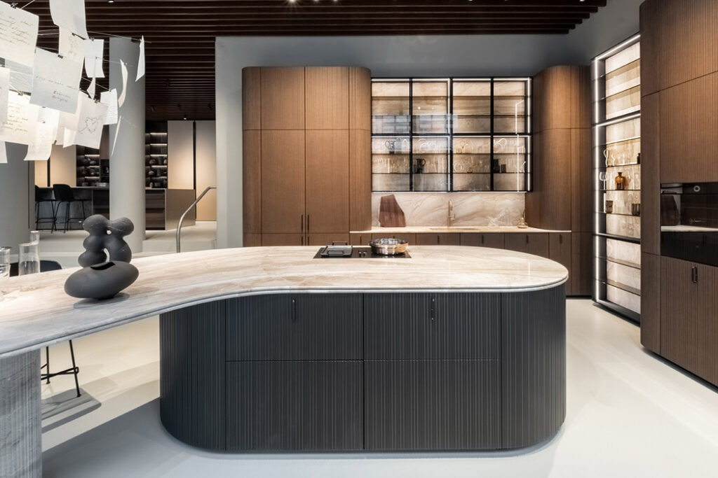 Red hot glamour takes centre stage in kitchen design 2 L2x tangram general