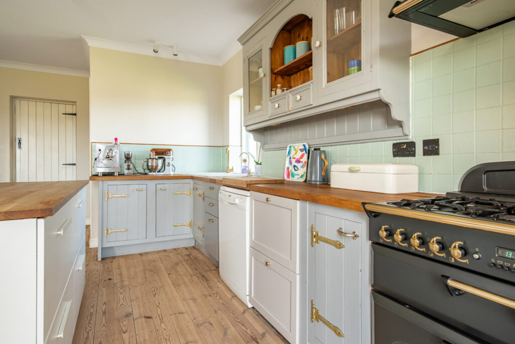 Thatch Cottage 49