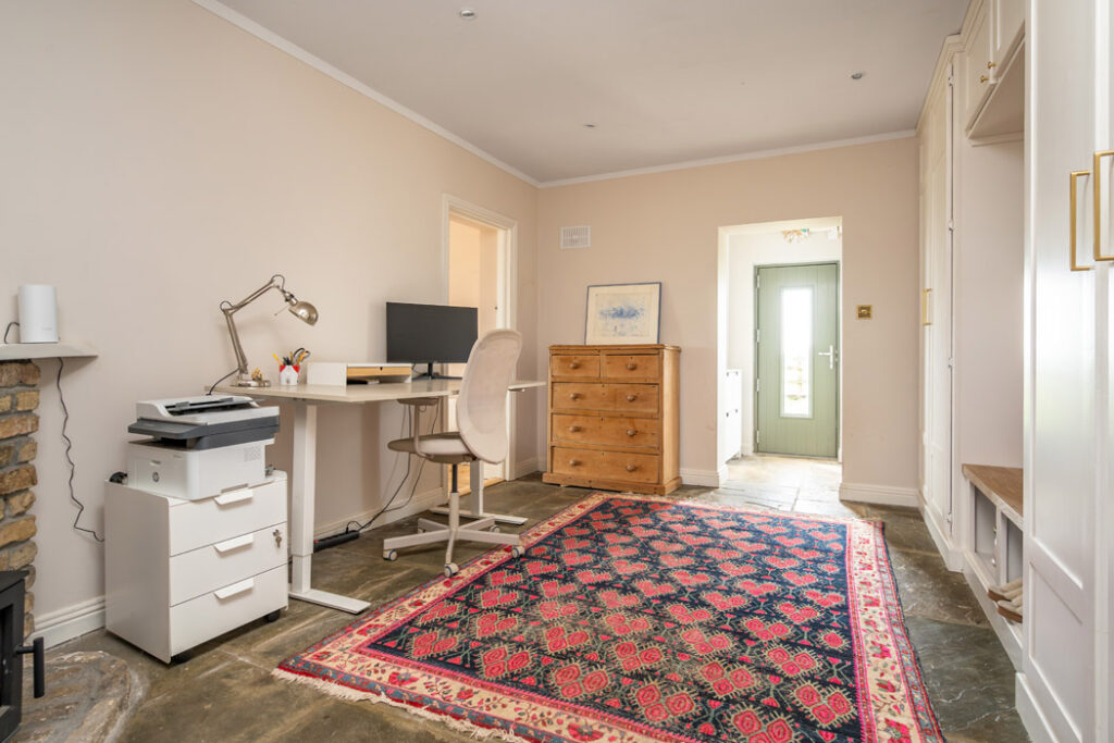 Thatch Cottage 54