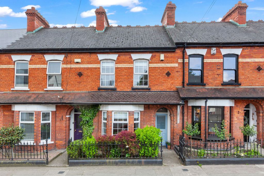 2 for €695k: Fairview, Dublin 3 or fair views over the Blackwater valley? 8 c2fffa3f b56a 4aa0 a3bc