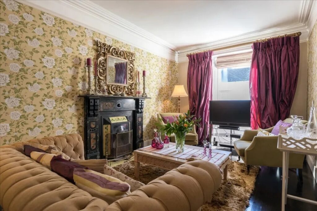yellow sitting room 1