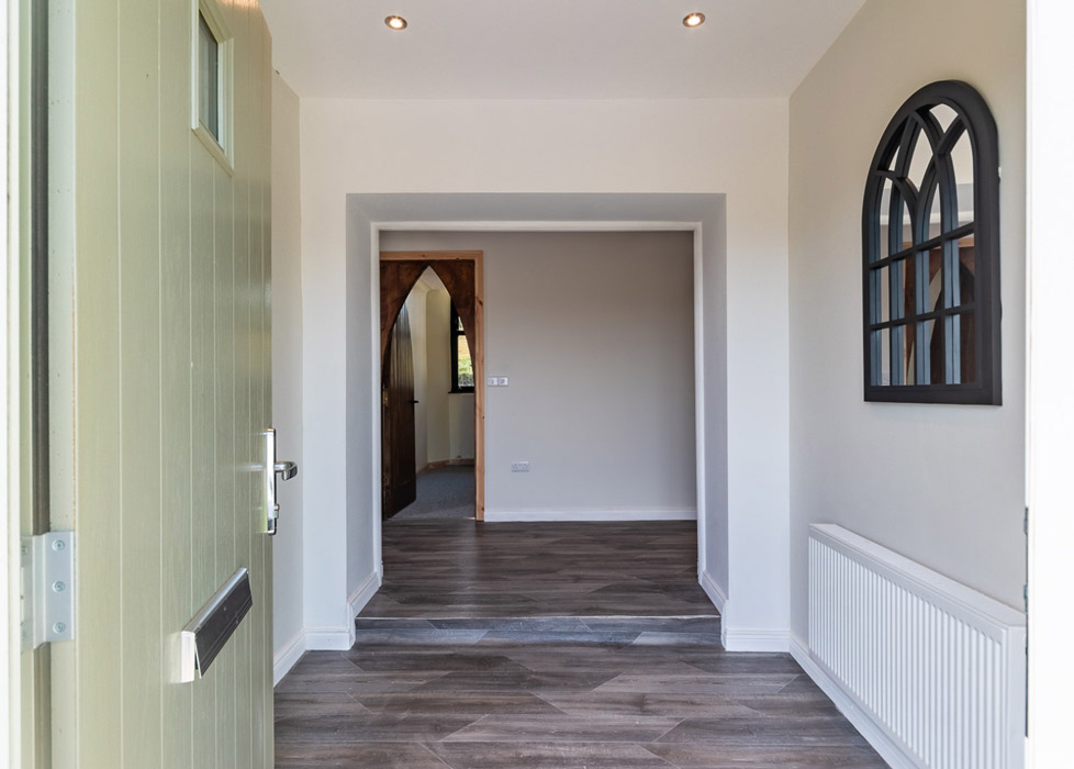 04 entrance hall