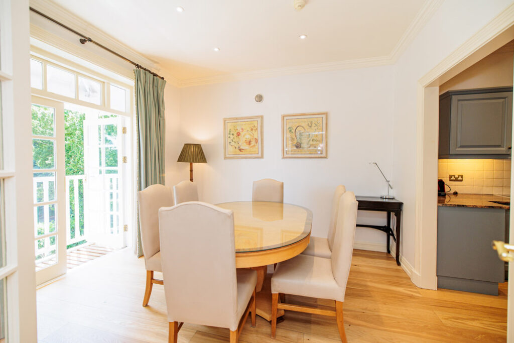 62 Rose Garden Lodges 9