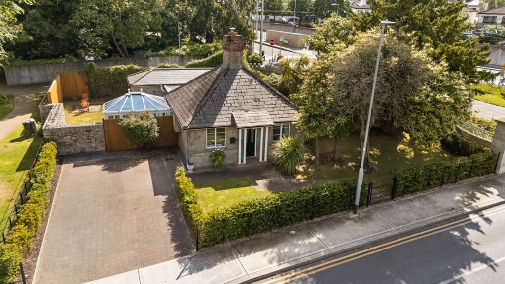 Glencairn estate gatehouse