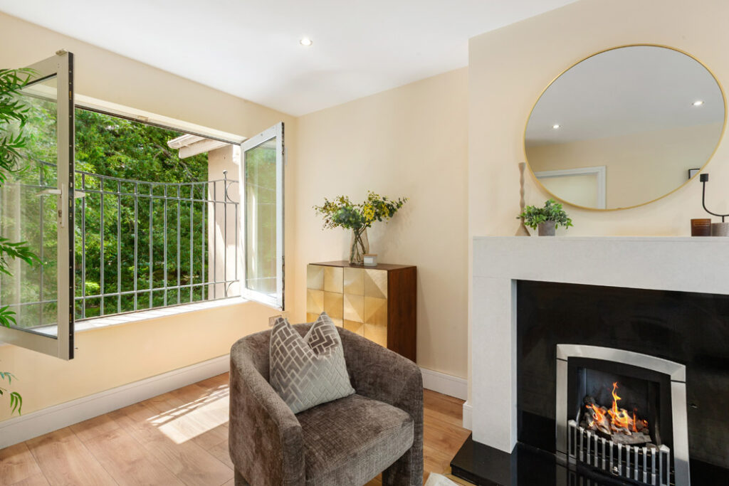 Commune with nature in your very own “tree house”, overlooking the Phoenix Park 7 89901 R 1 IMG 0217