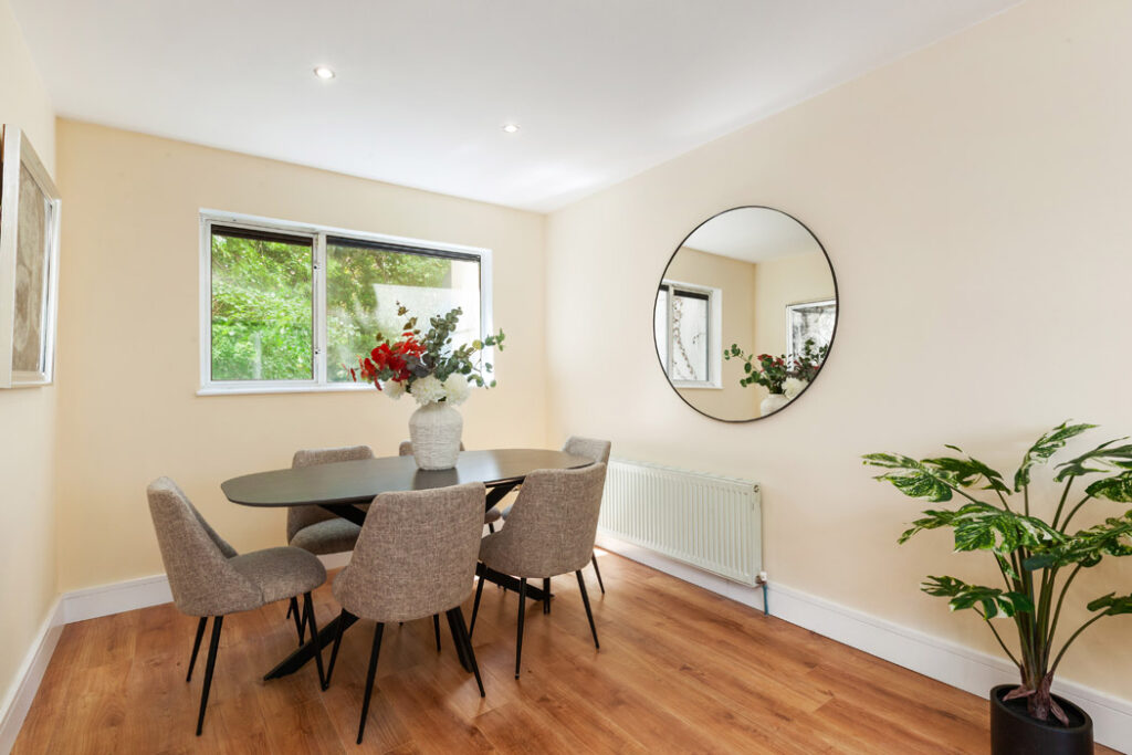 Commune with nature in your very own “tree house”, overlooking the Phoenix Park 6 89901 R 1 IMG 0227