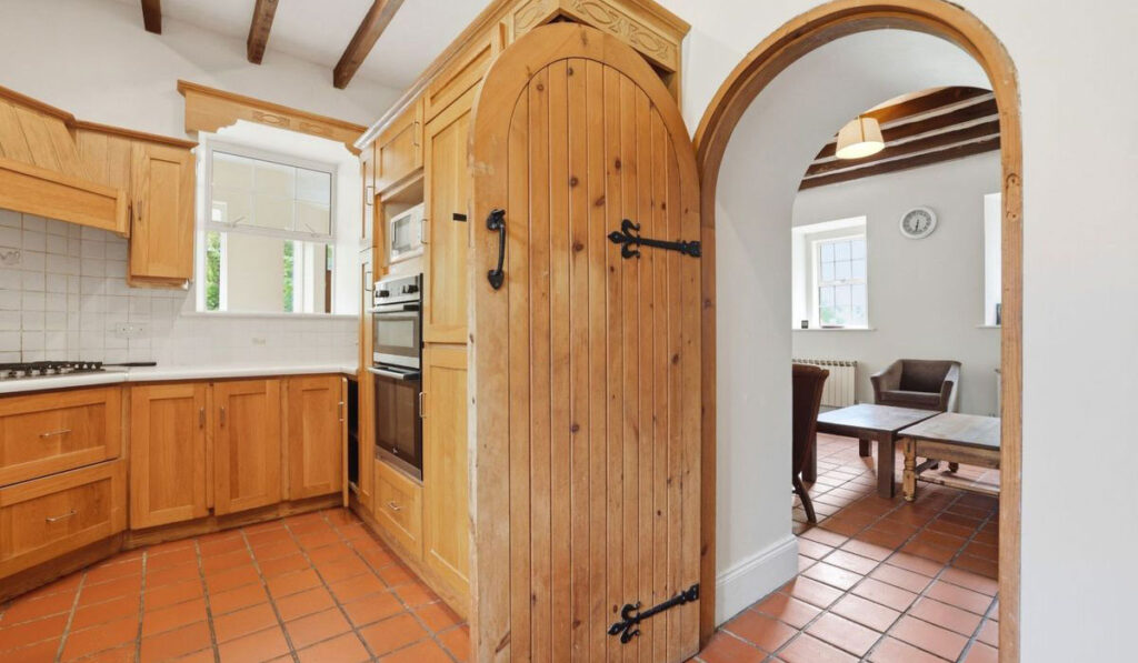 Waterfront living: Rural Georgian period home or a D15 four-bed for €695k? 8 Beakstown Lodge, Beakstown, Holycross, Co. Tipperary