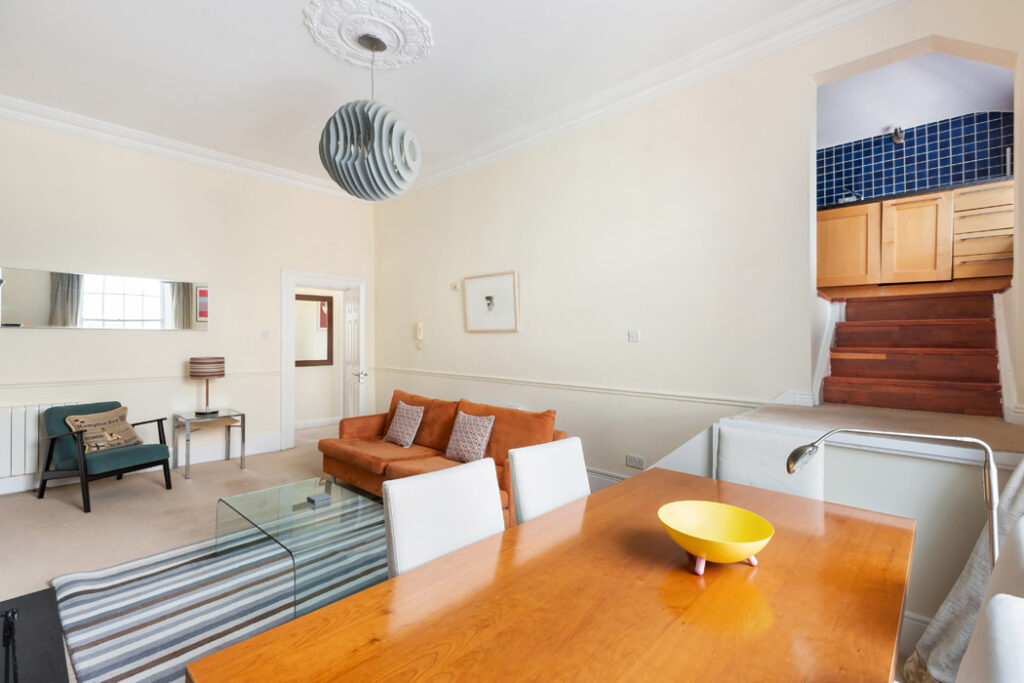 Top floor apartment in Georgian residence with Grand Canal views seeking €625k 5 LIVINGROOM 2