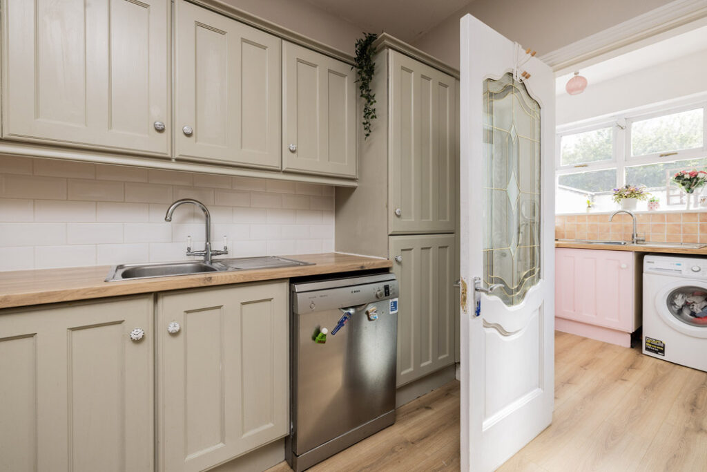 Two two-beds, within commuting distance to Dublin, for less than €370k 10 MG 1011