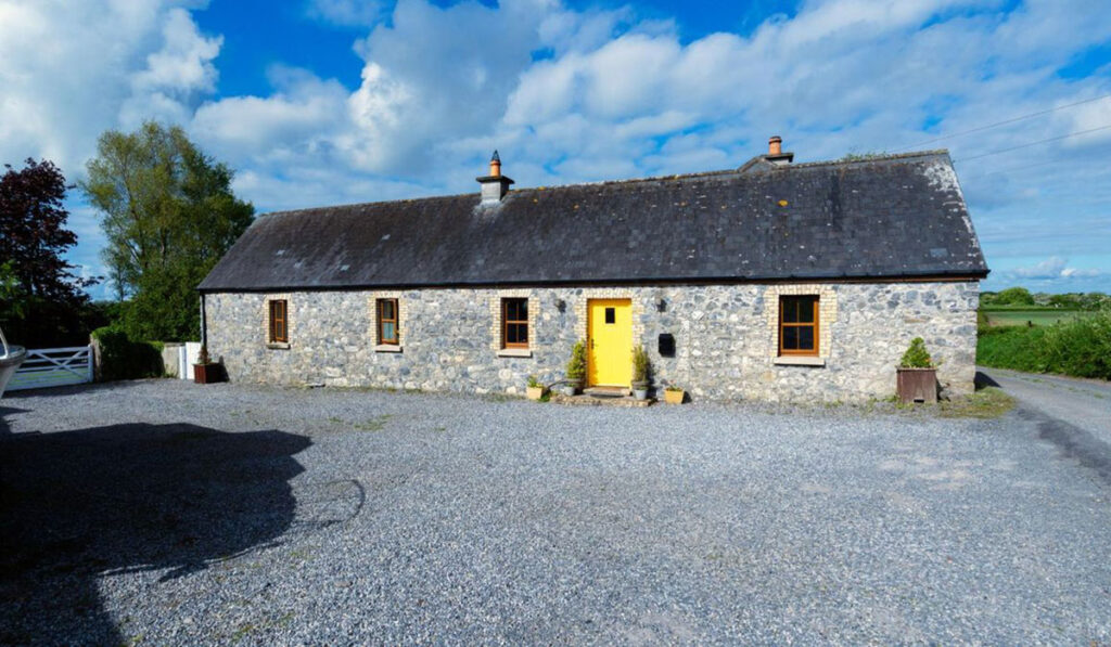 Cottages to covet in the city, suburbs and wilds of the countryside from €80k 13 Offaly Cottage