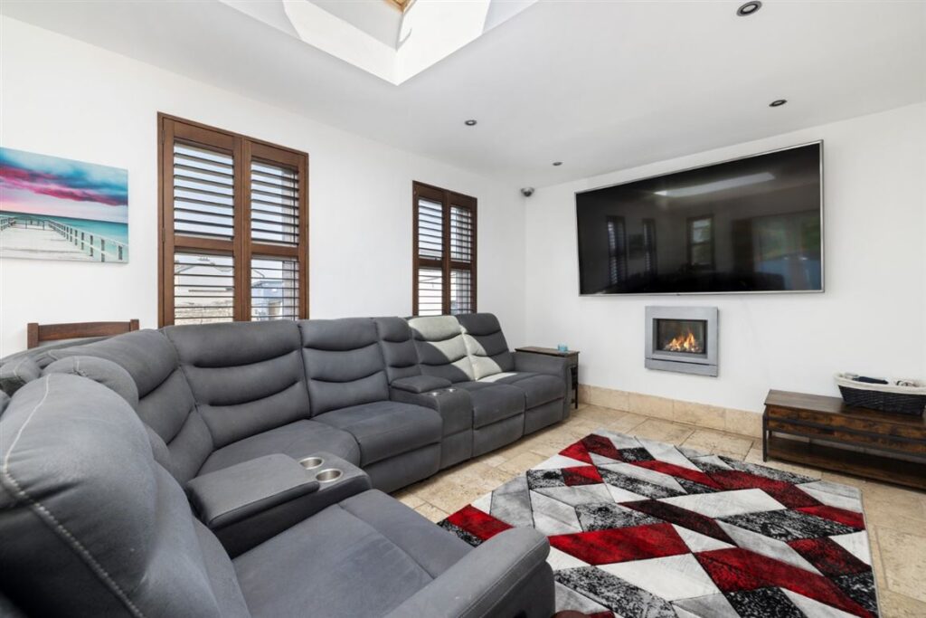 bray family room