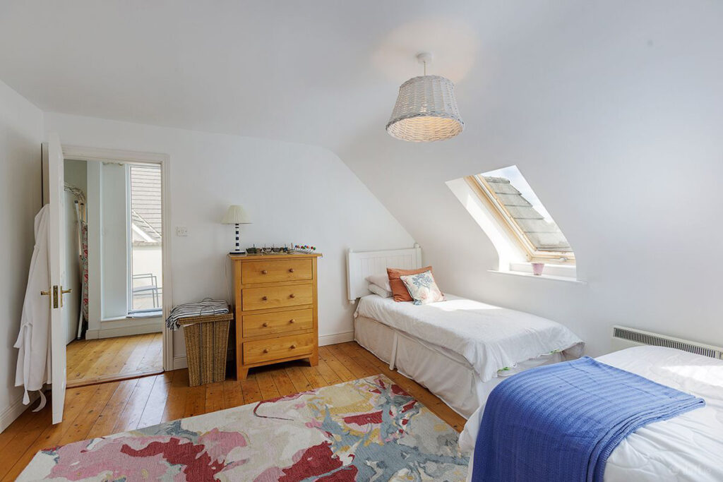 17 Dubh Carrig, Ardmore.