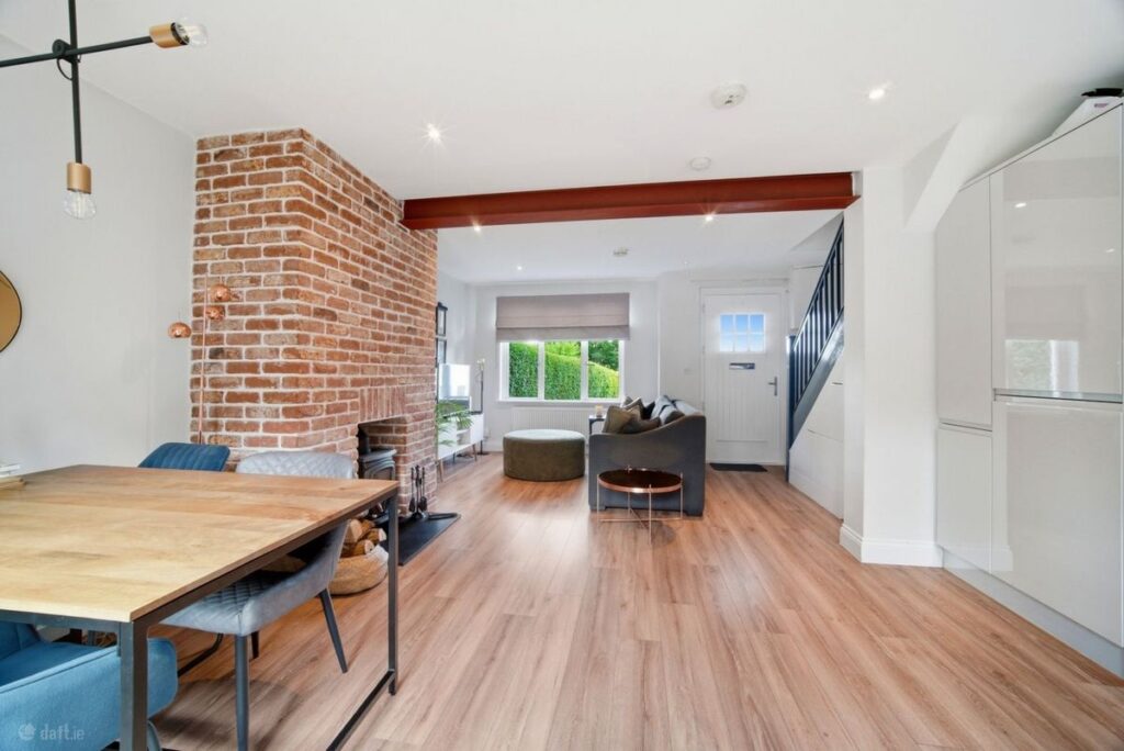 dining to kitchen